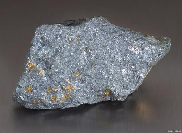 再生金屬代理進口報關(guān)與金屬礦石進口指南